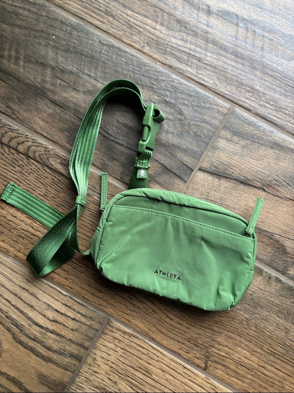 Athleta Green Adjustable Crossbody Belt Bag